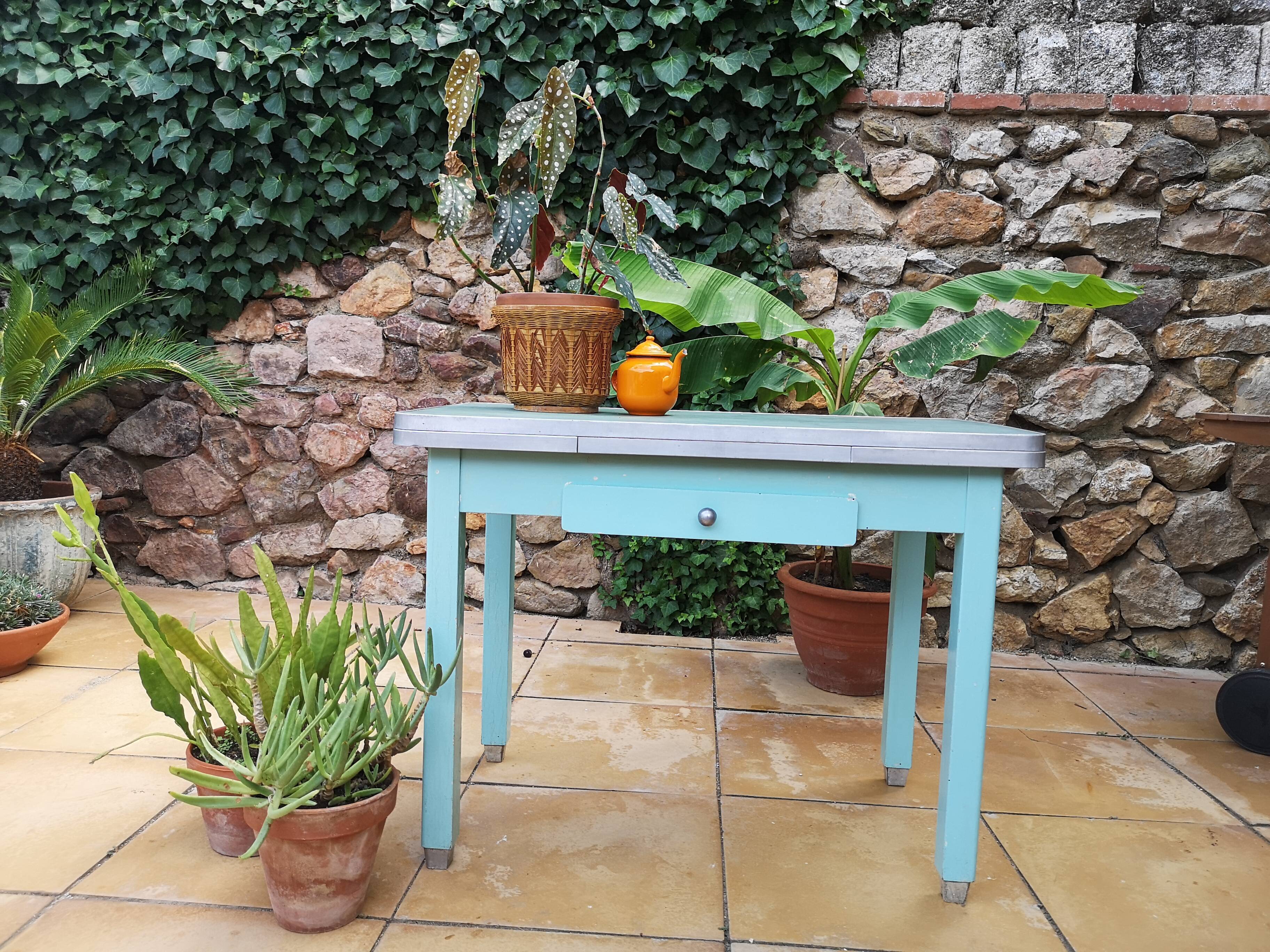 Vintage table of the 50s mado style in formica and wood with drawer and extension cords