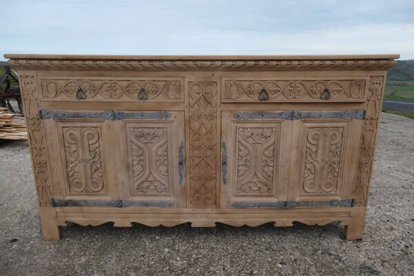 Buffet 2 Portes Décors Style Gothique