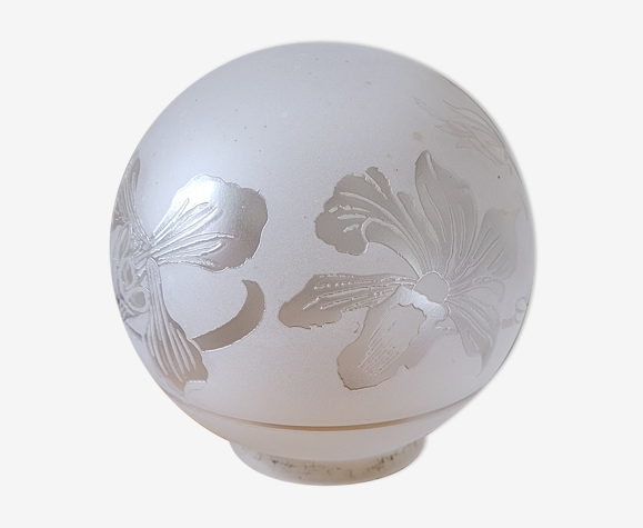 Globe gravé