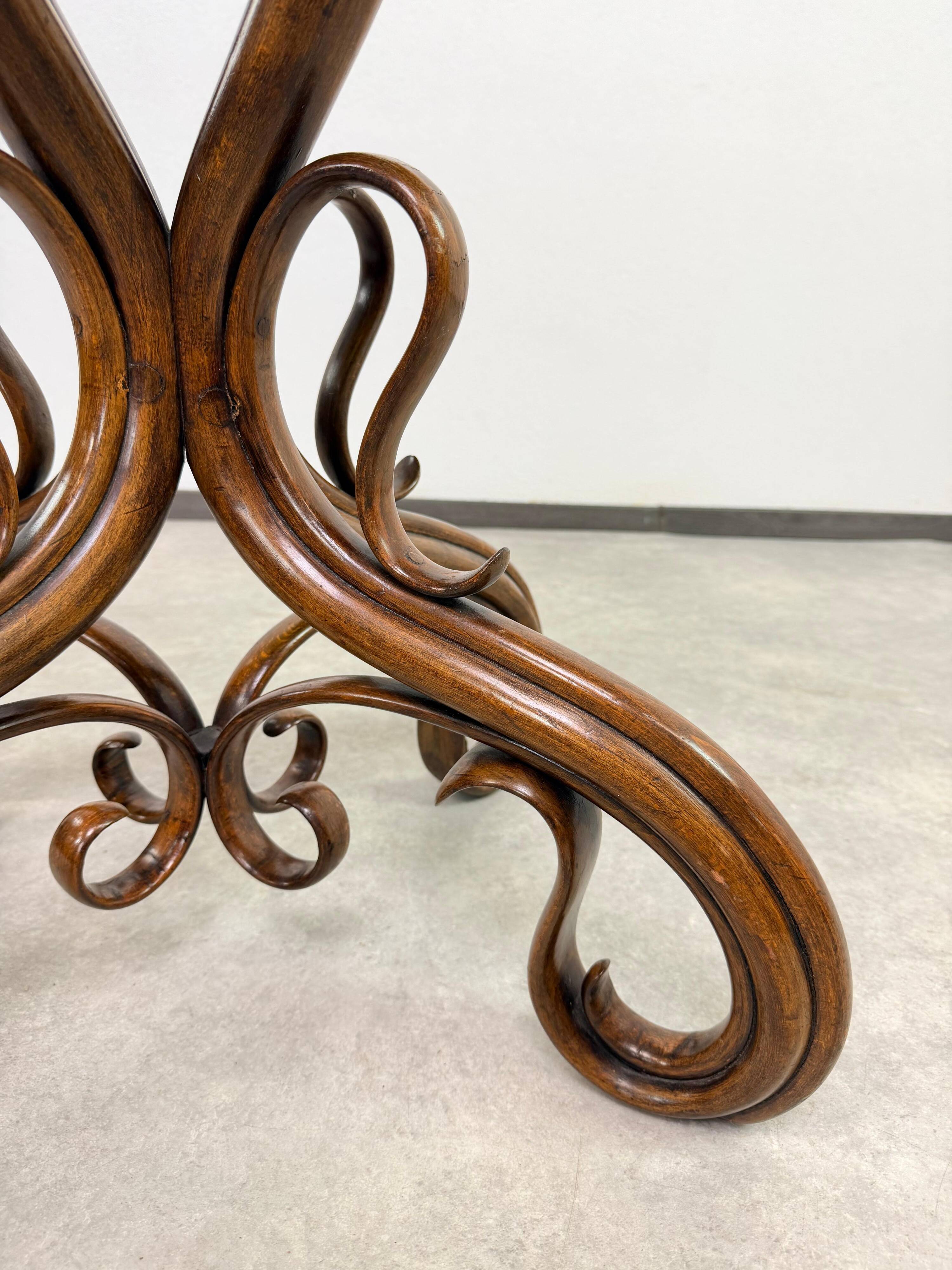 Table de salon antique rare « Gebrüder Thonet », Model No. 1