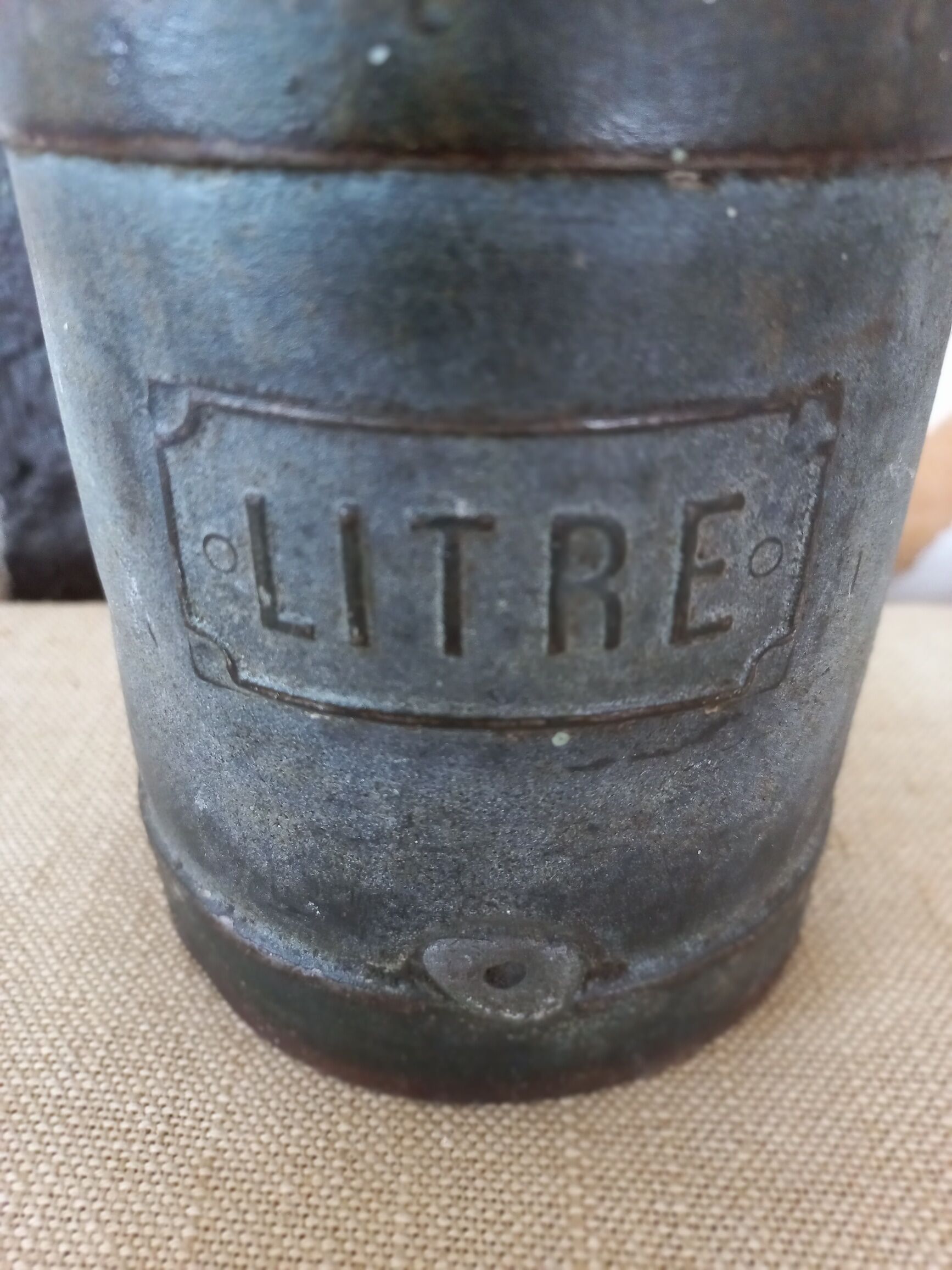 Old metal fishmonger measure box