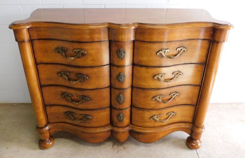 Century Furniture Traditional 8-Drawer Fruitwood Dresser/Chest of Drawers
