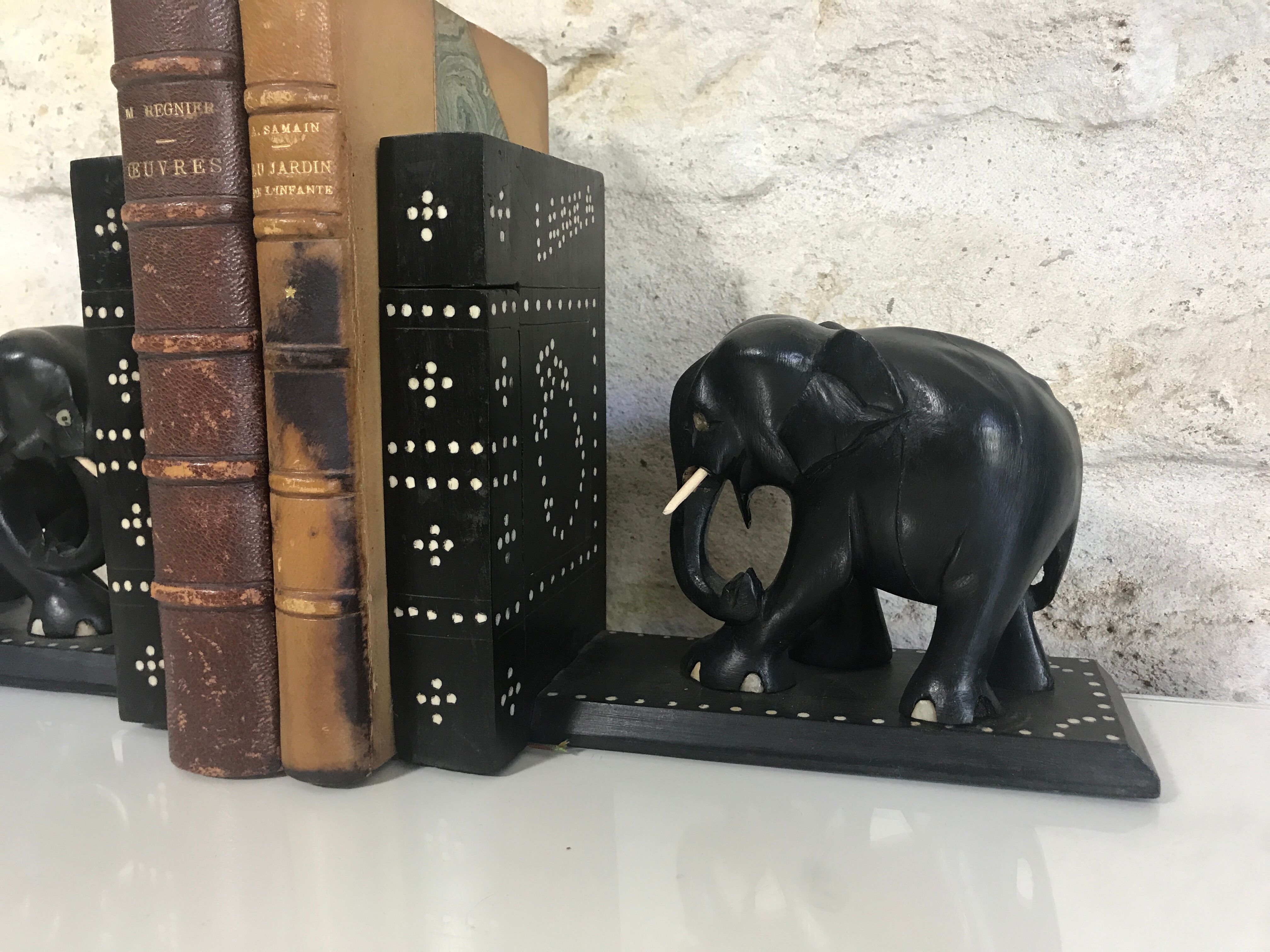 Serre-Livres éléphants en bois noirci vers 1930