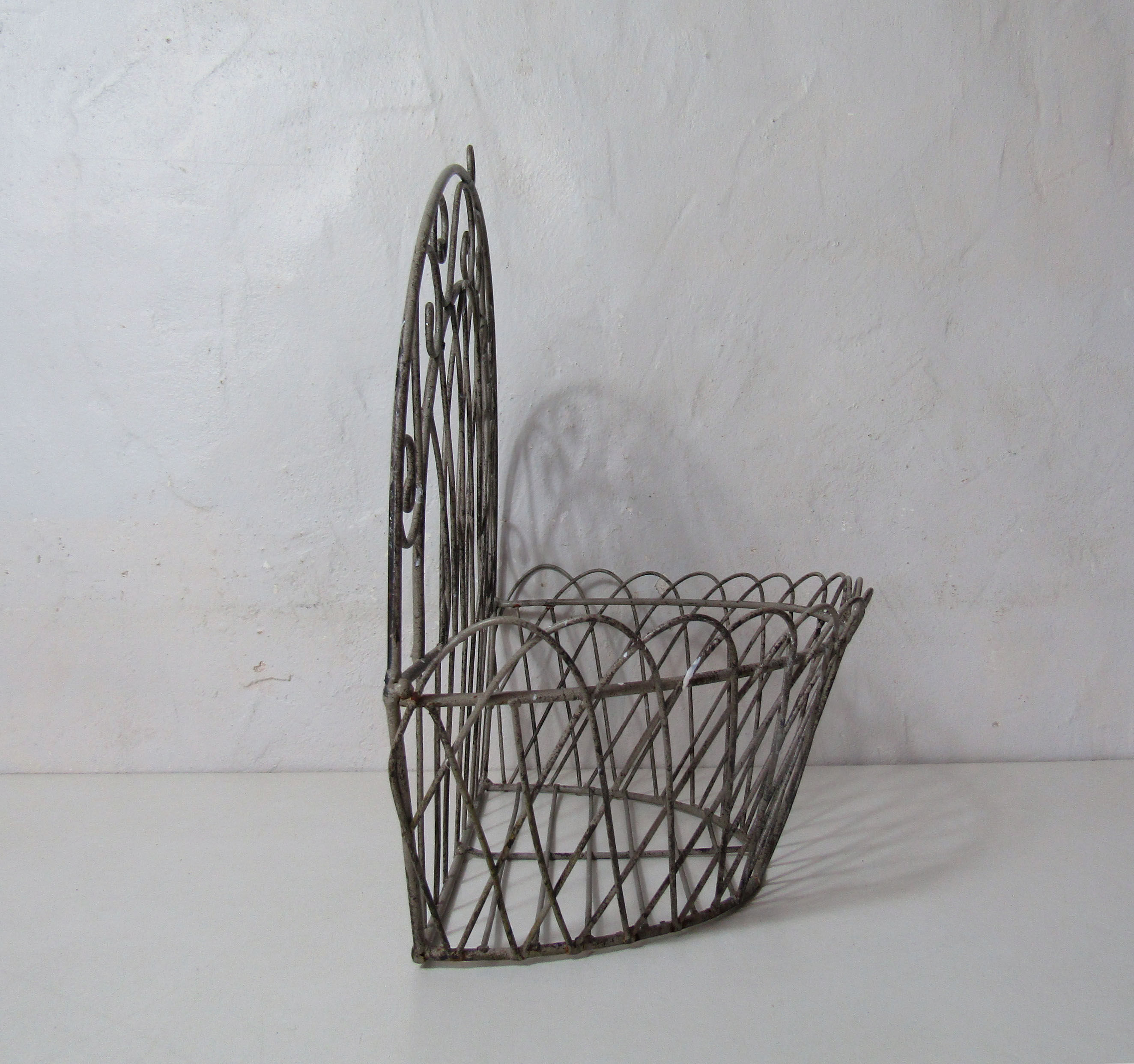 Wired metal shelf
