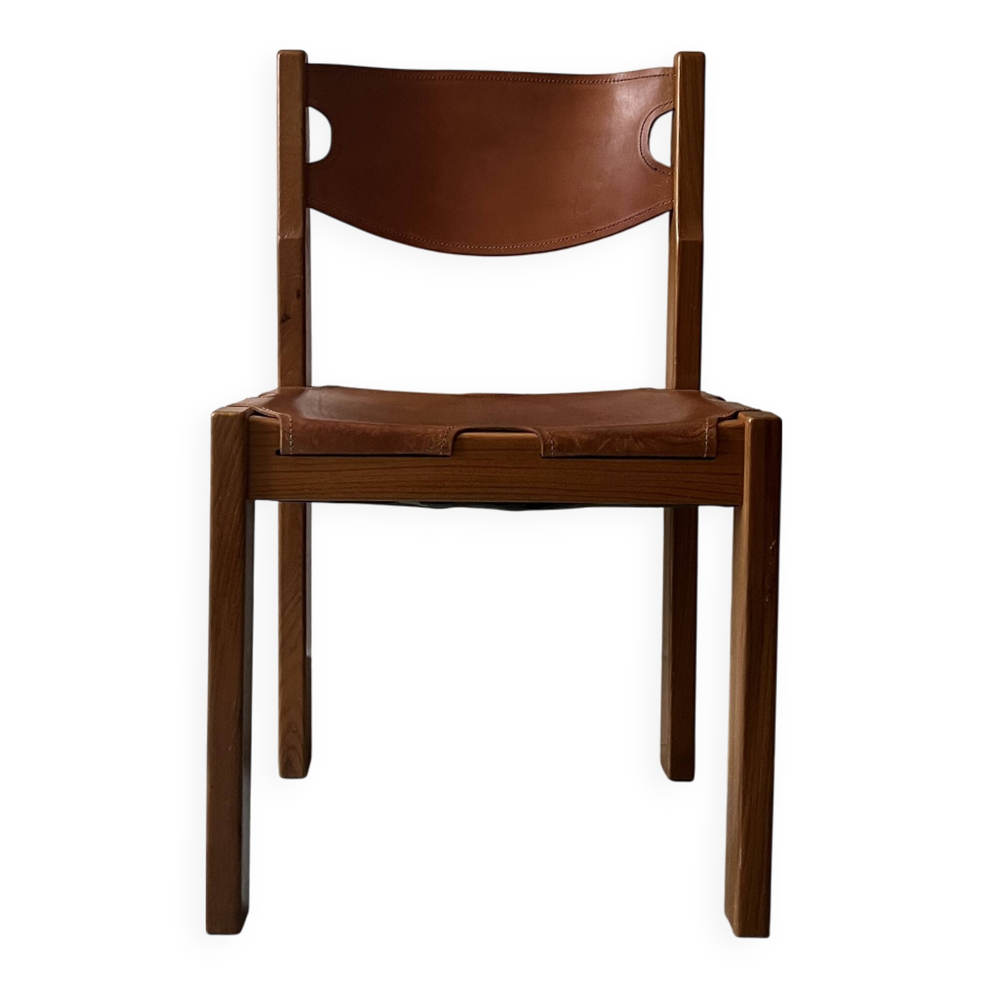 Chaise en bois d'orme et cuir camel Maison Regain, design France