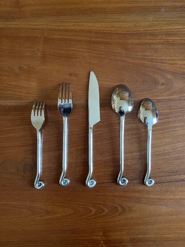5 stainless steel cutlery sets with spiral handles