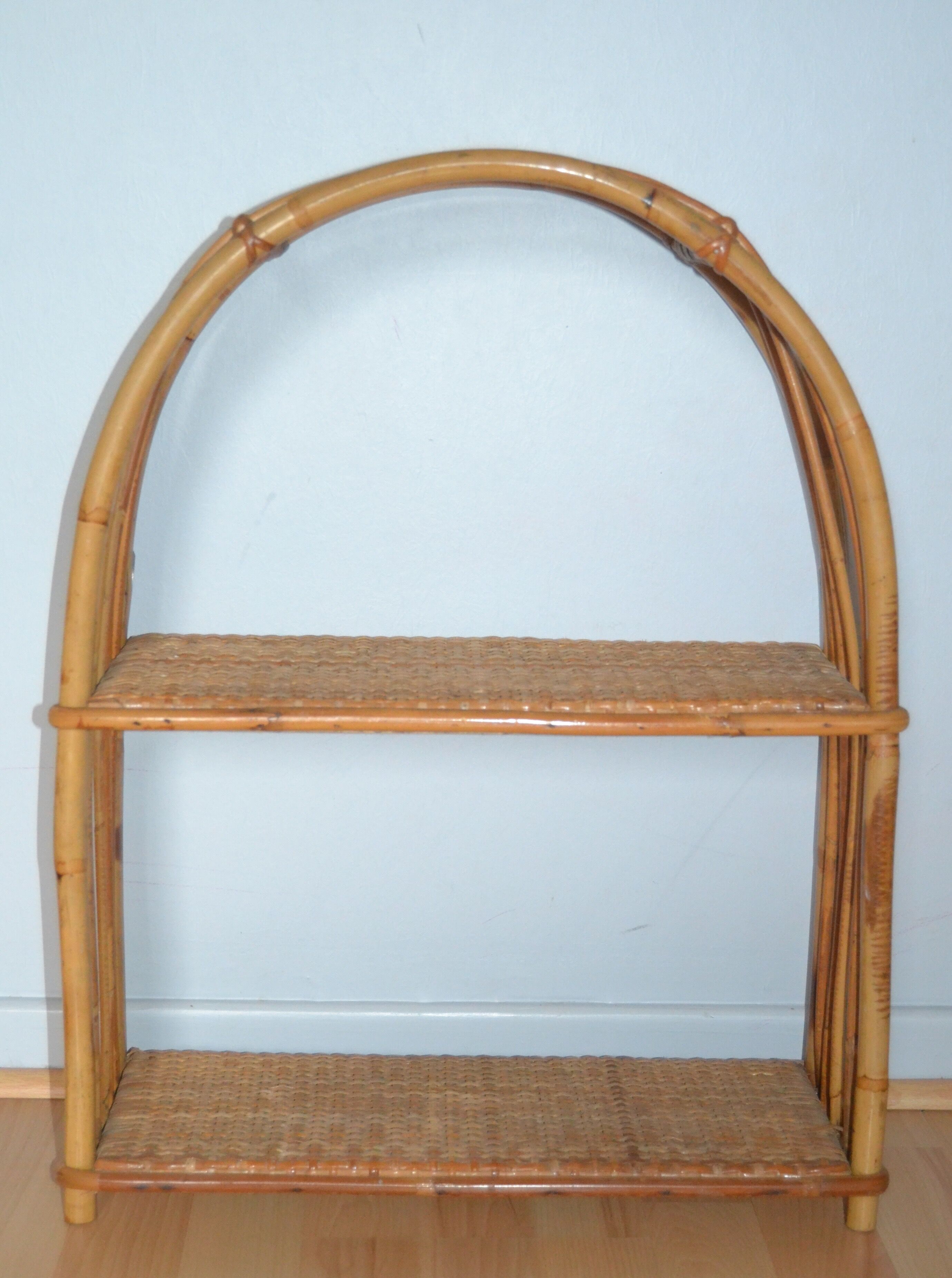 Round rattan shelf
