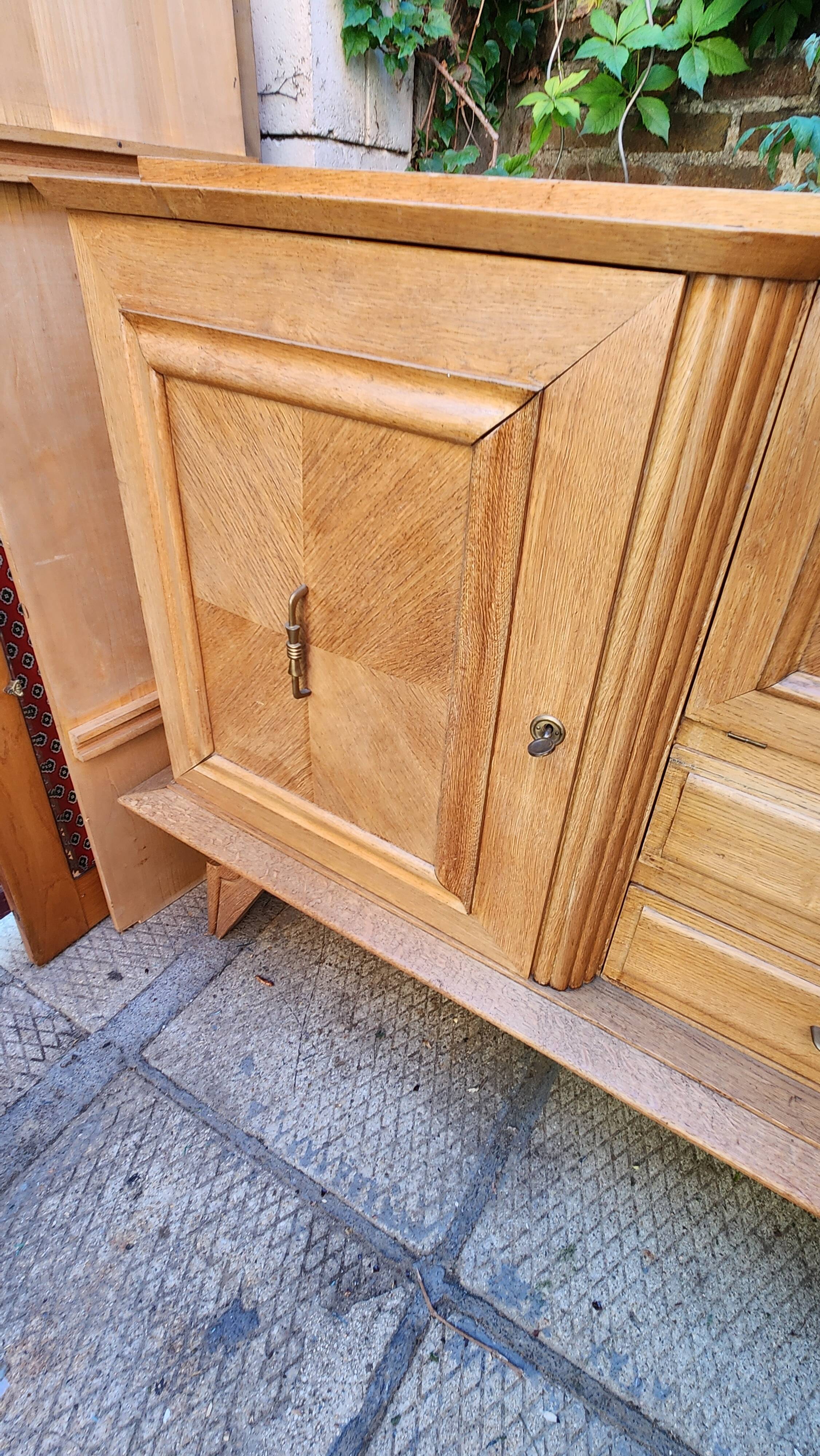 Magnifique grand buffet bas vintage en bois