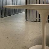 Round Tulip Dining Table by Eero Saarinen for Knoll