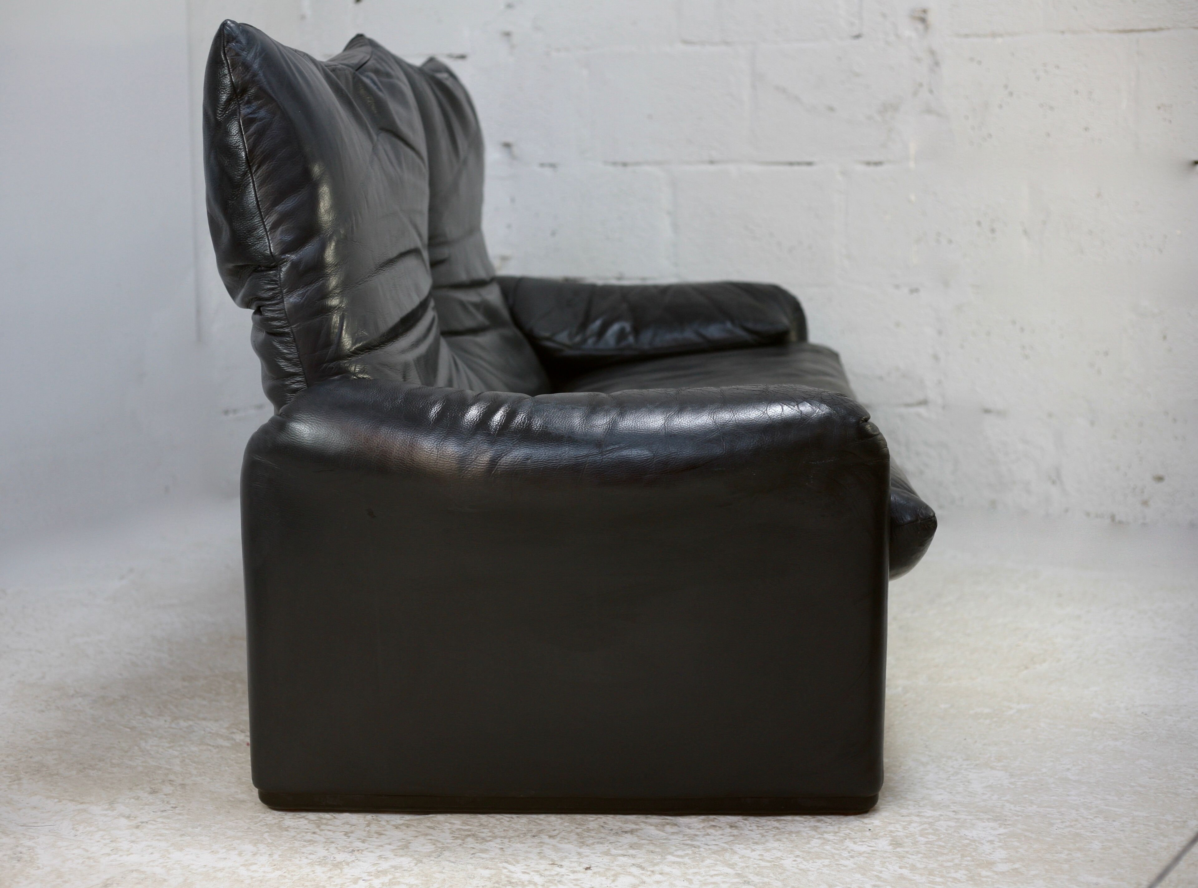 Sofa by Vico Magistretti, Cassina, Maralunga model. Italy, circa 1975. Navy blue leather