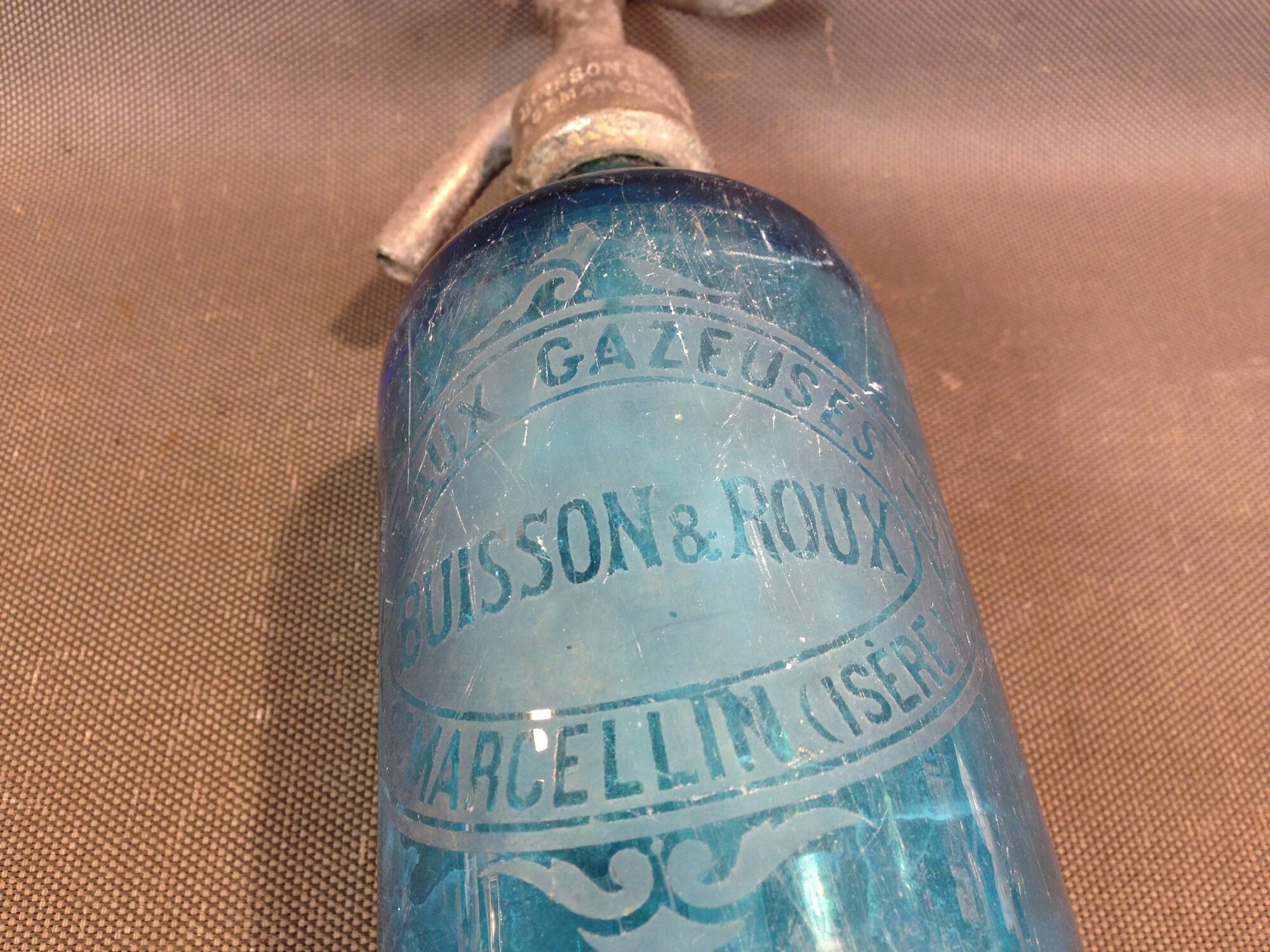 Former little siphon of bistro seltz water deco vintage blue bar Isère
