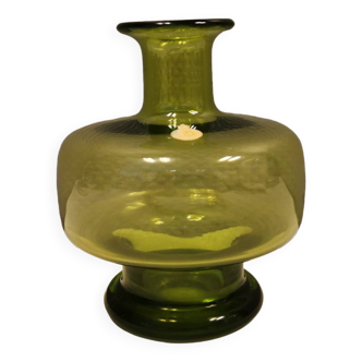 Vase en verre vert mai conçu par Per Lütken pour la verrerie Holmegaard Danemark en 1955.