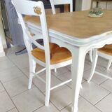 Table with 4 chairs