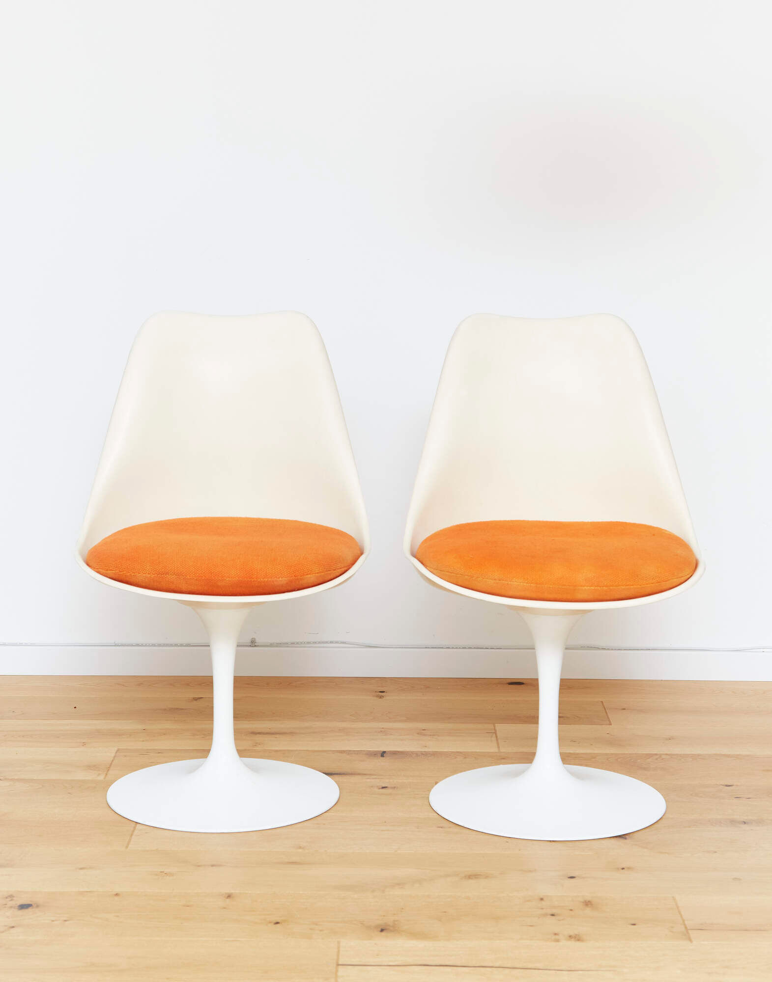 Pair of Eero Saarinen Tulip Chair for Knoll International