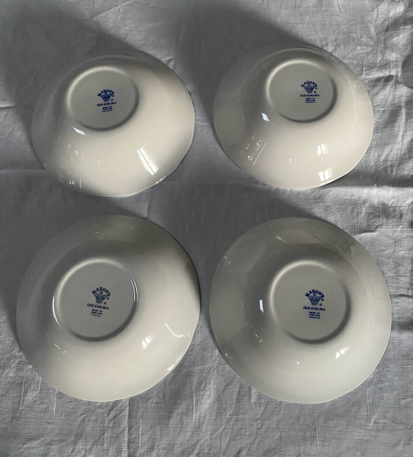 Set of 4 large Old Chelsea antique Mason's bowls