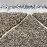 Natural grey relief wool rug