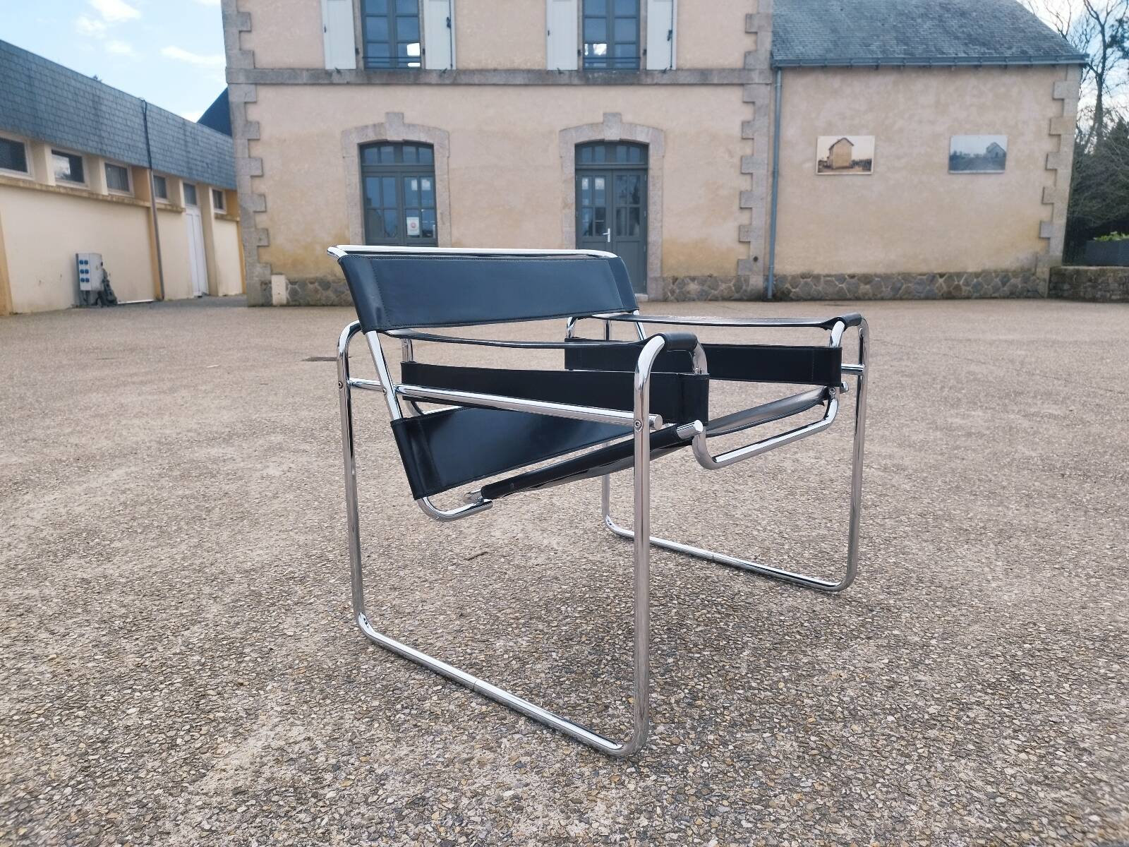 B3 Wassily armchair by Marcel Breuer design