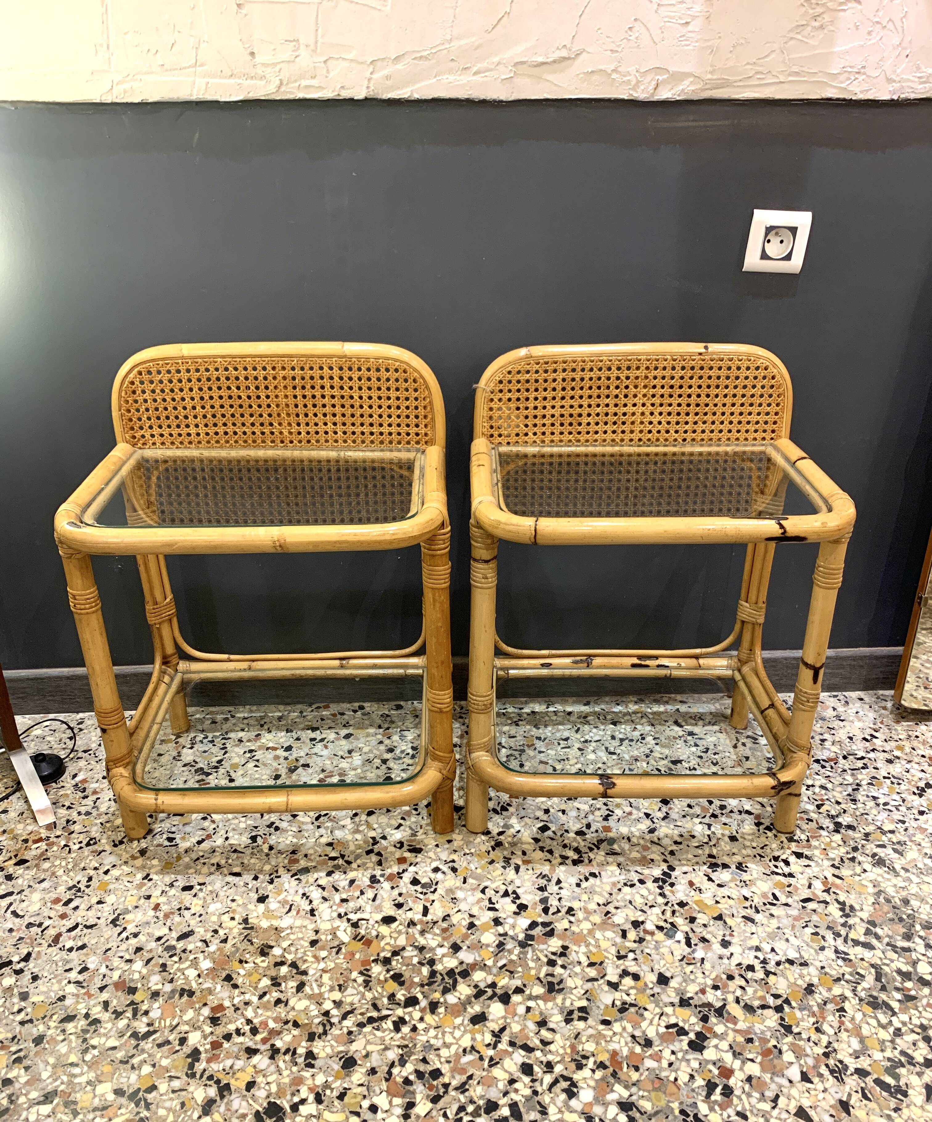 Paire de chevets vintage rotin et verre