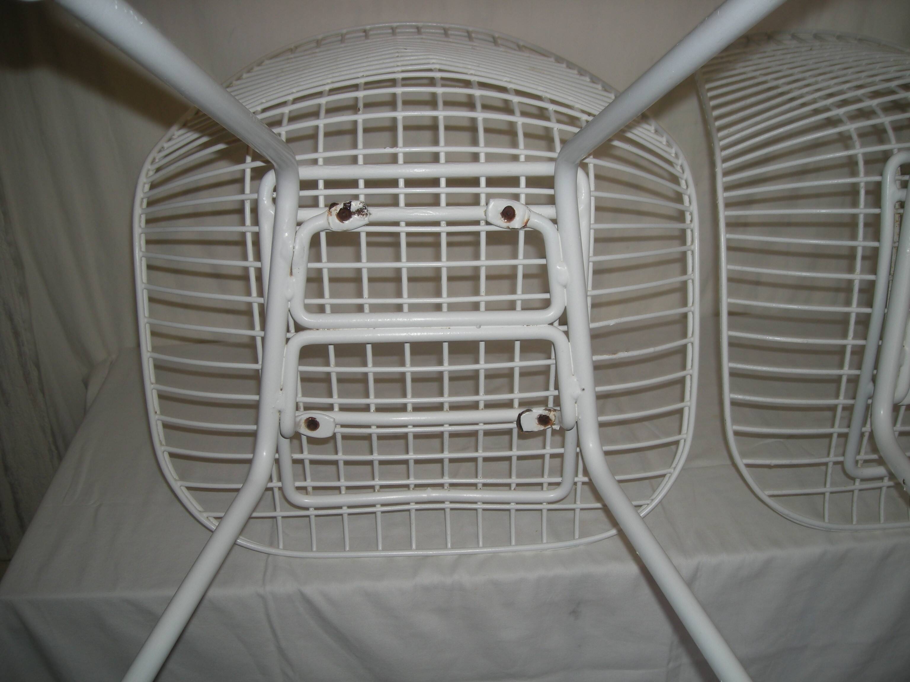 Paire de chaises Eames Wire DKX des années 50 - 60