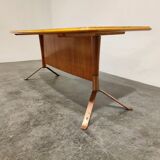 Table basse incurvée du milieu du siècle, années 1960