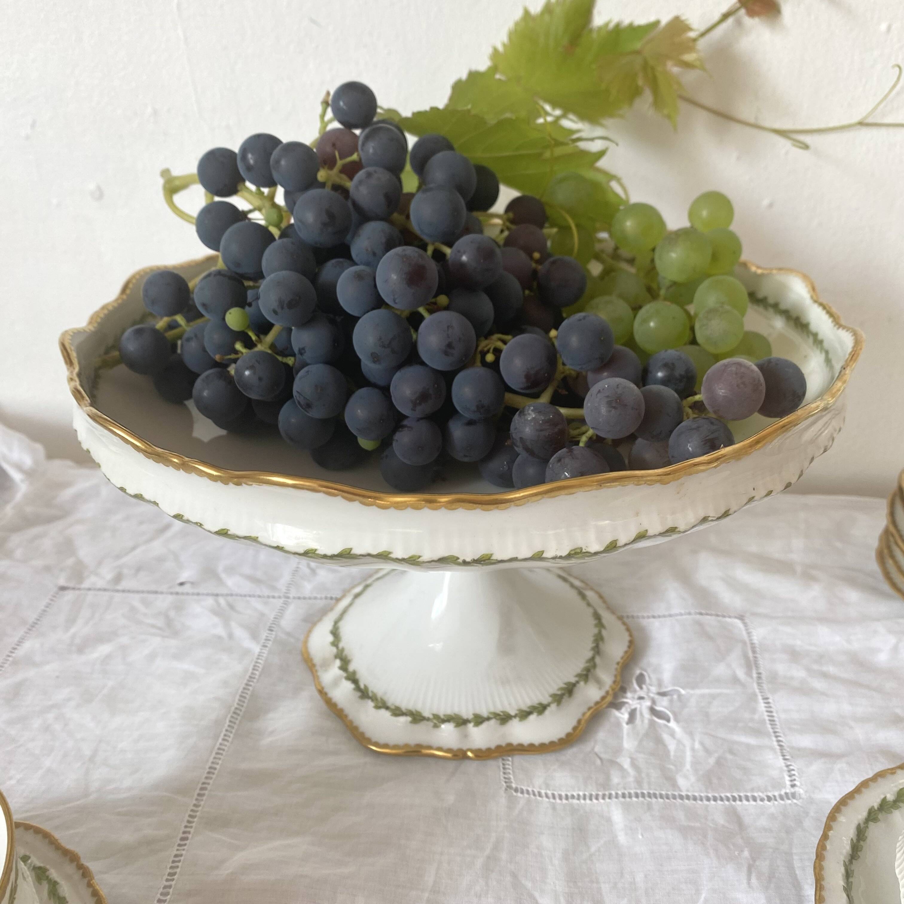 Antique fruit bowl, footed bowl in Limoges porcelain - Perrier Paris