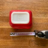 Beurrier Pyrex rouge