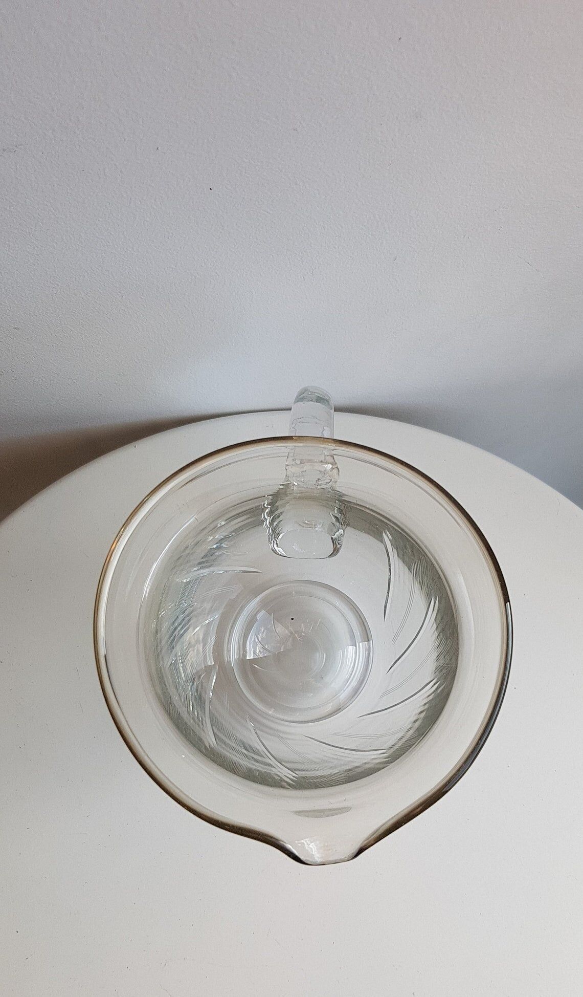 Glass carafe
