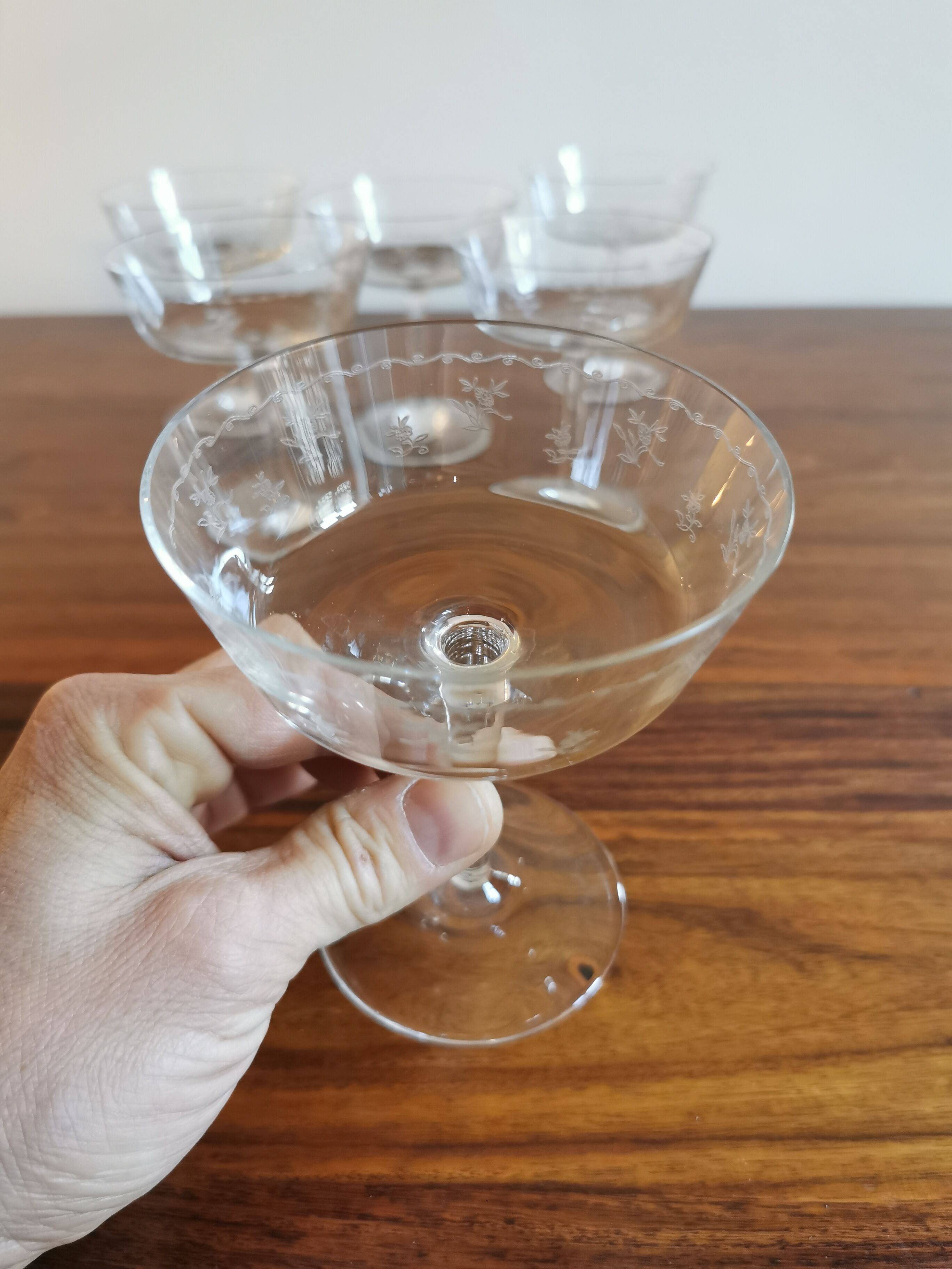 6 glasses of vintage engraved crystal champagne