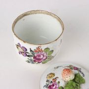 Sucrier ancien en porcelaine blanche peinte, Europe
