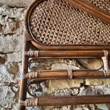 Flower-shaped rattan headboard