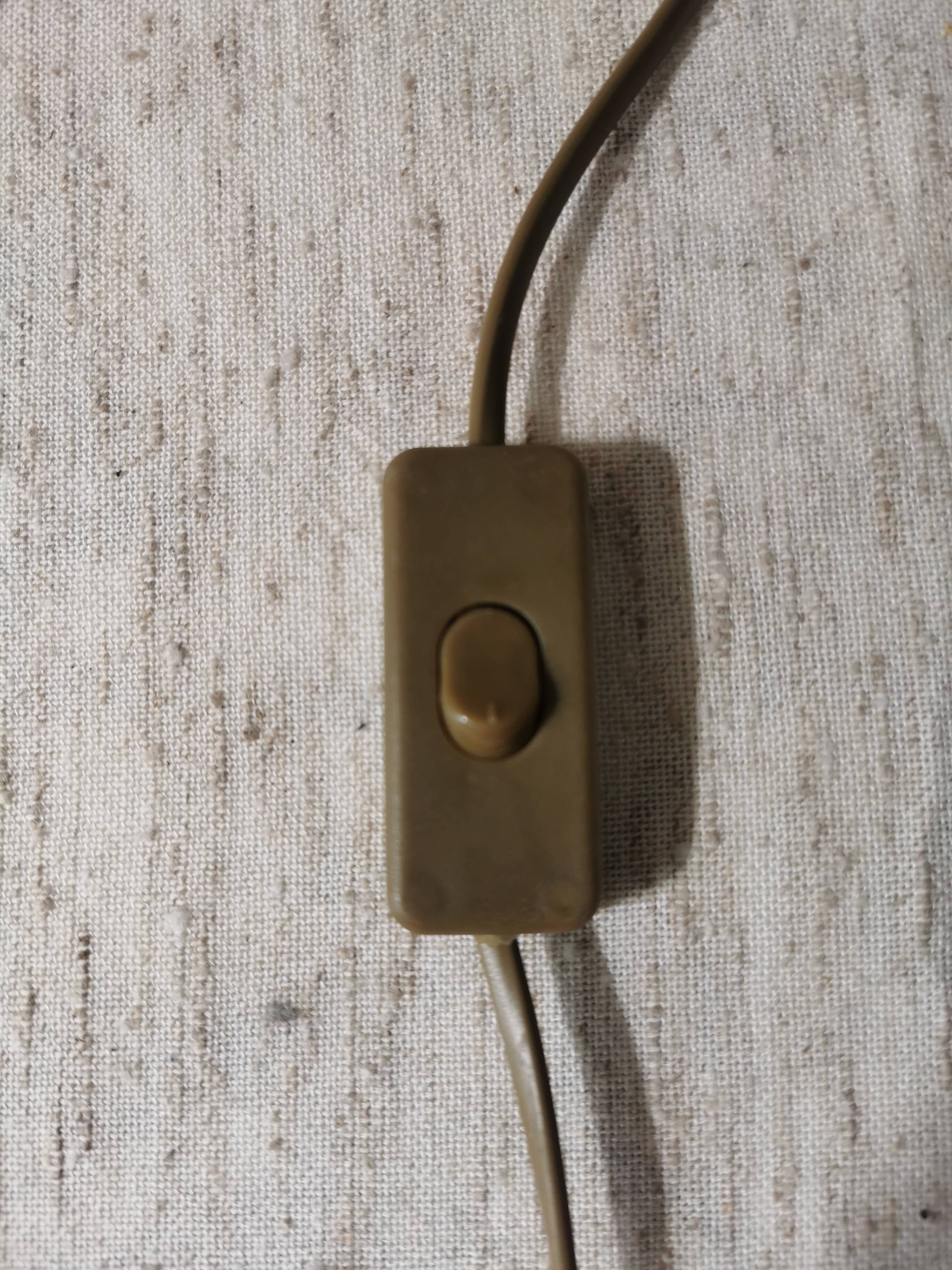 Lampe Tanjia en céramique avec abat-jour en rotin – 60×30 cm – Fabrication artisanale marocaine