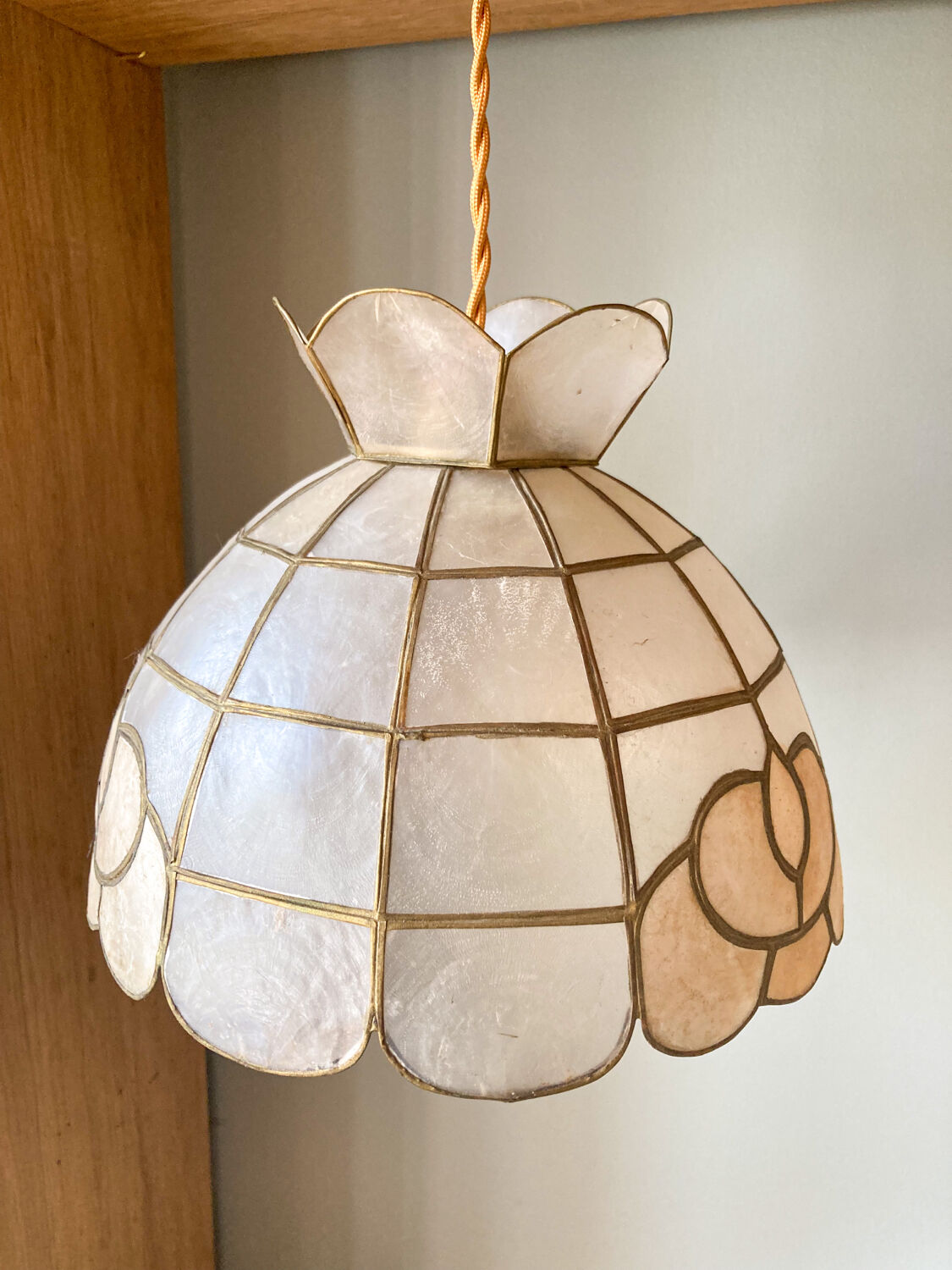 Suspension nacre et laiton