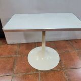 Tulip foot end table from the 70s