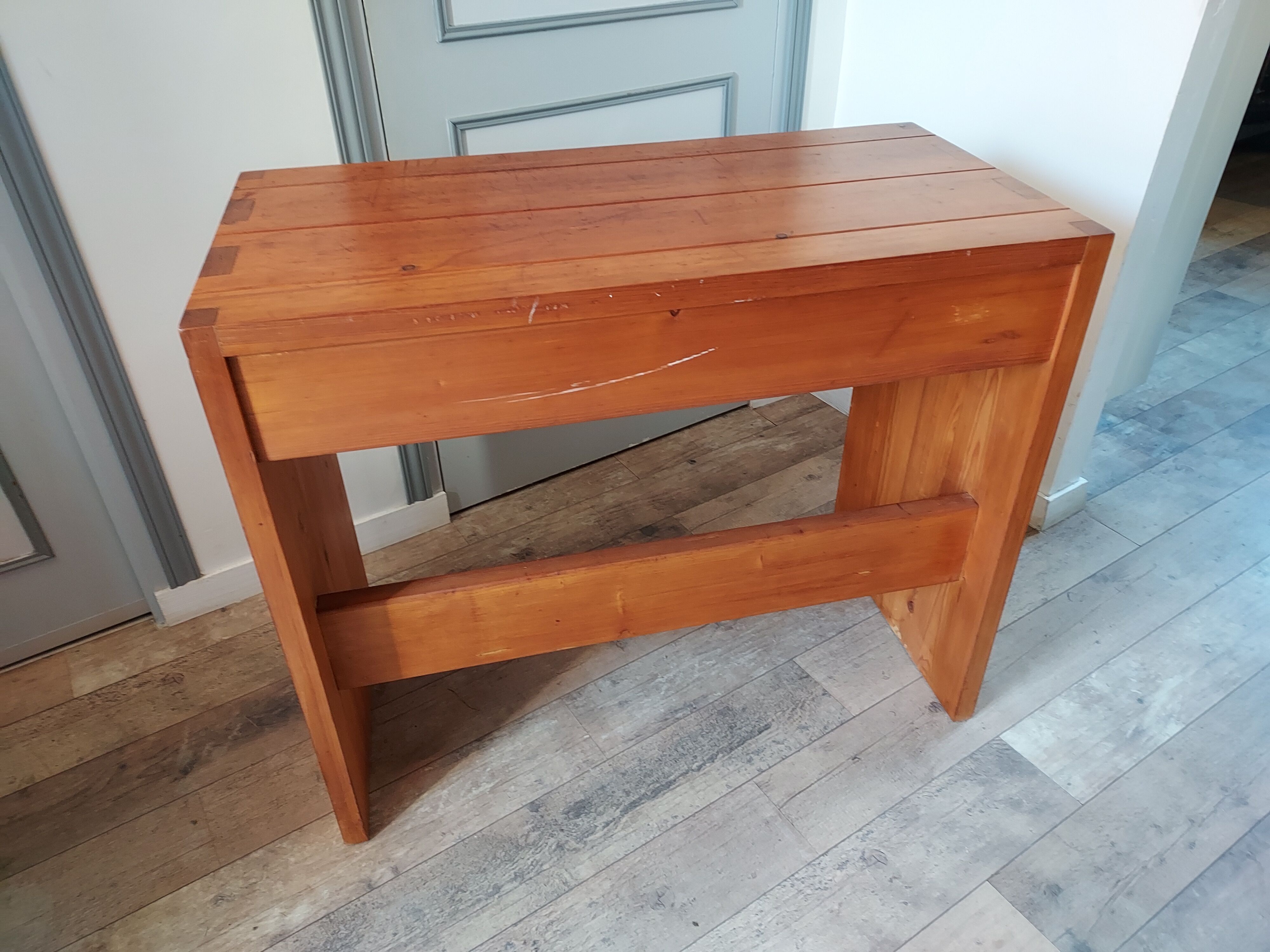 Pine desk by Maison regain