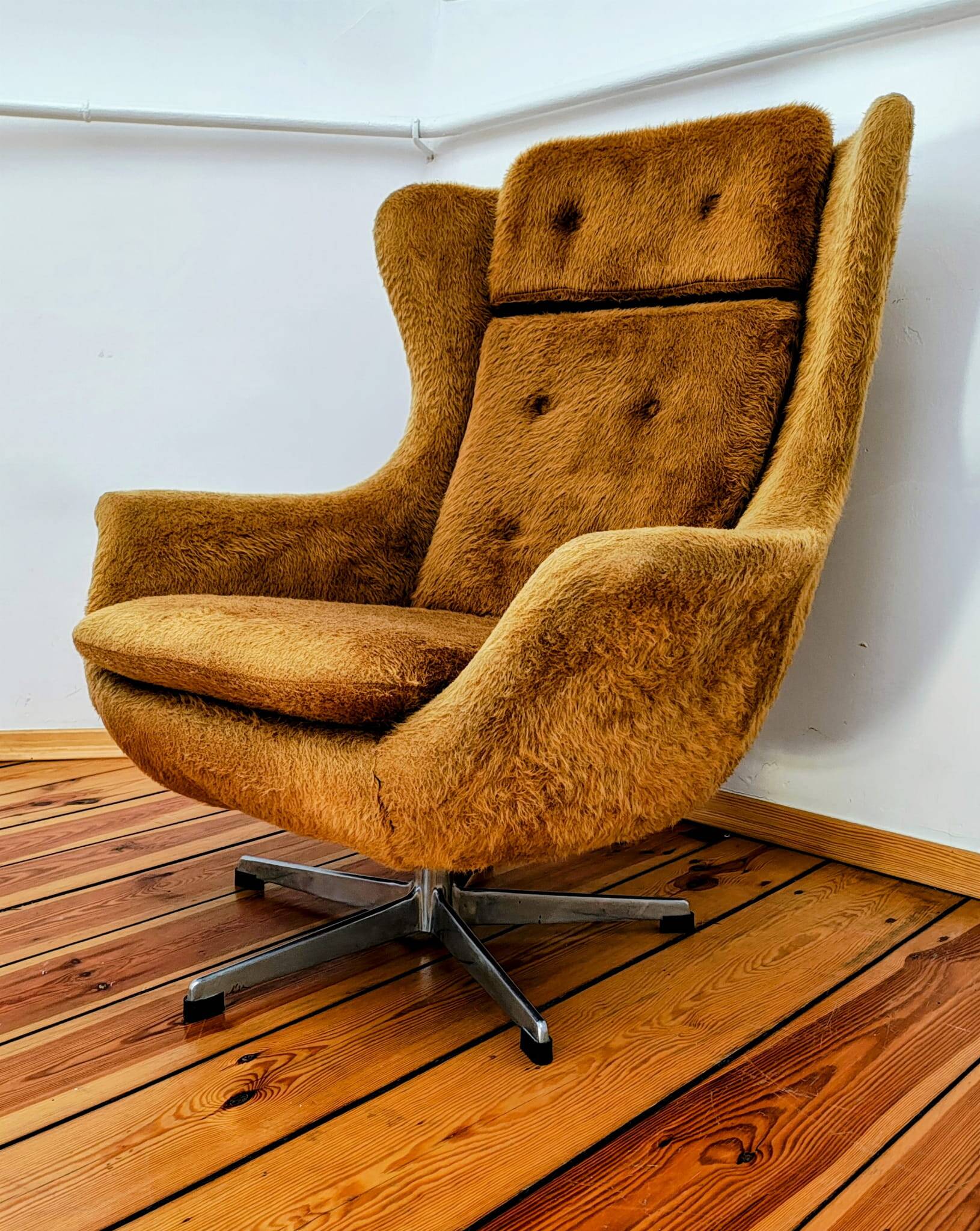 Ushak Swivel Chair by Up Zavody Rousinov from Up Závody, Czechoslovakia, 19