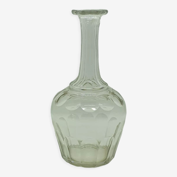 Carafe en verre taillé