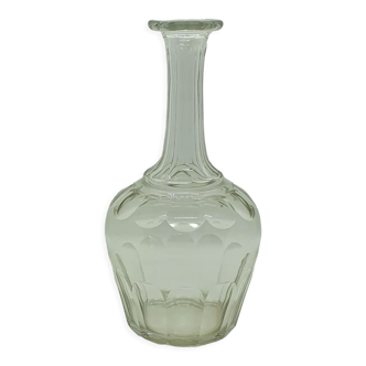 Carafe en verre taillé