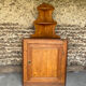 Encoignure ancienne avec étagère