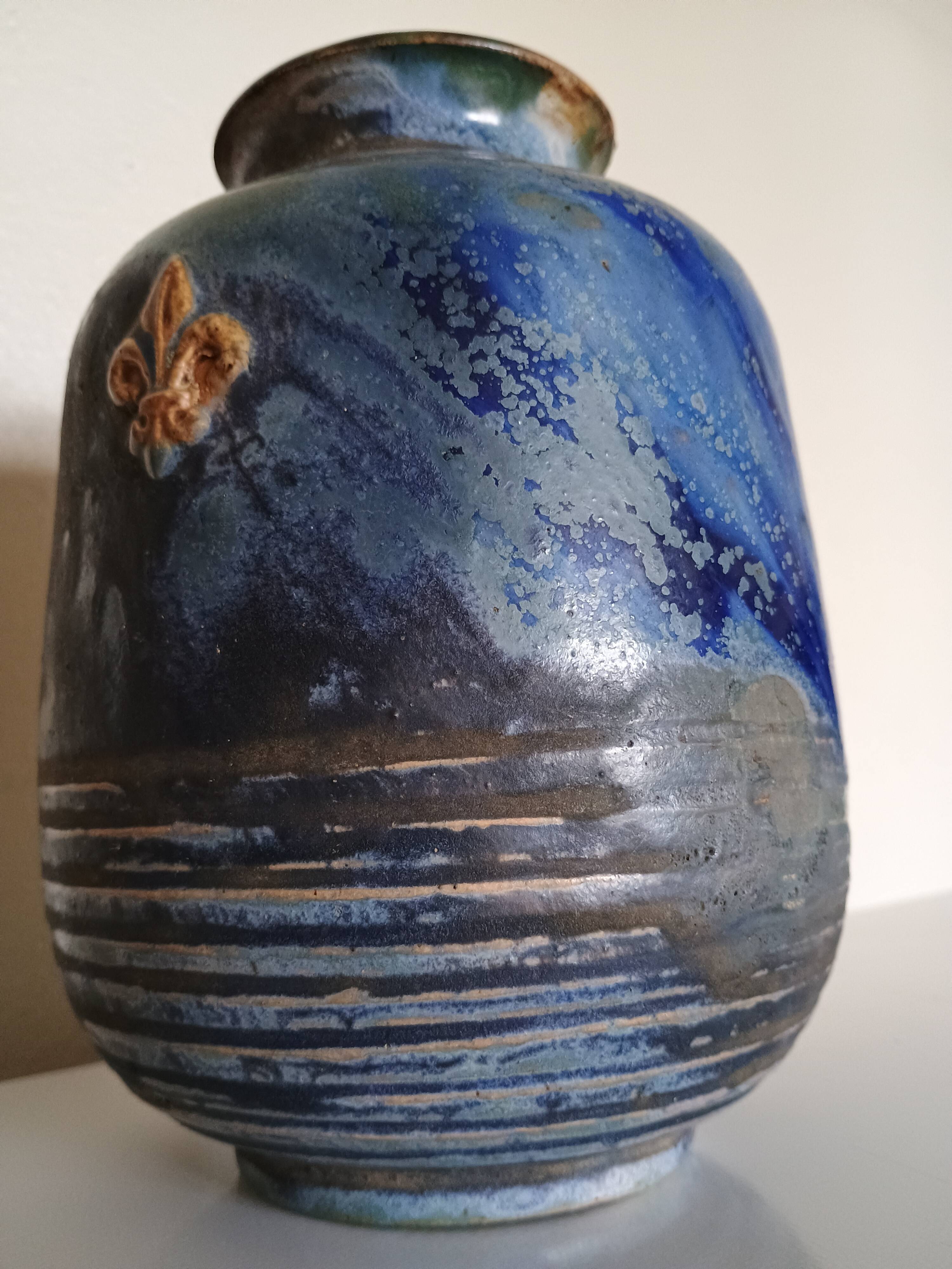 Vase with 2 small fleur-de-lis - glazed terracotta, cobalt