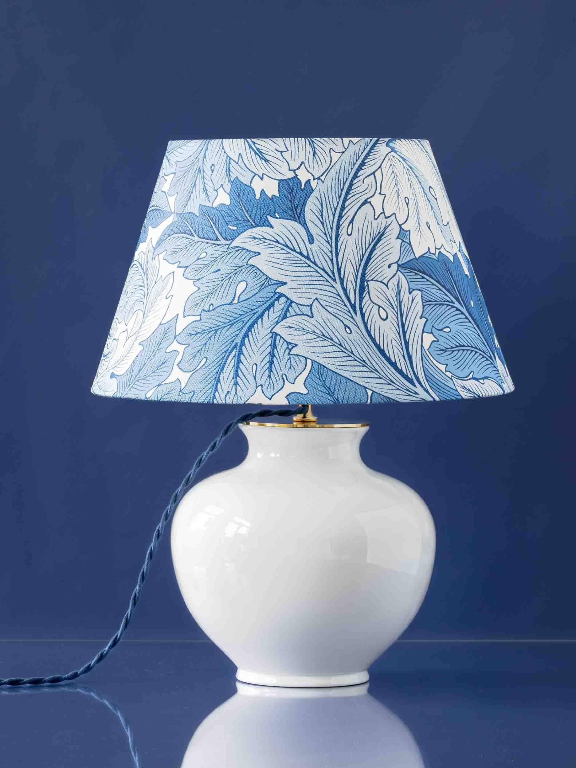 Blue and white ceramic table lamp, William Morris Acanthus shade, Dutch vintage.