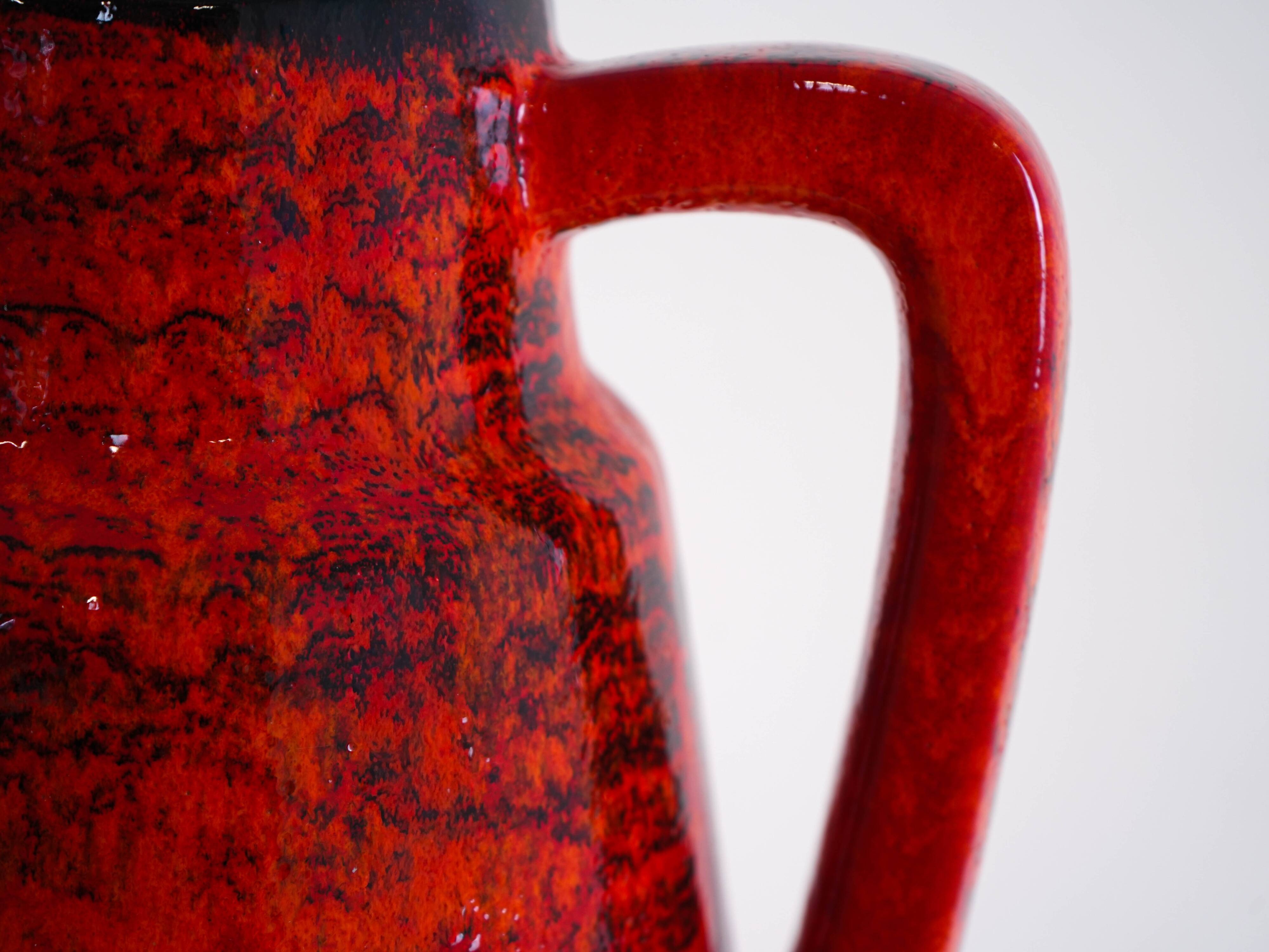 Vase en céramique rouge, design allemand, années 1960, fabriqué en Allemagne de l'Ouest.