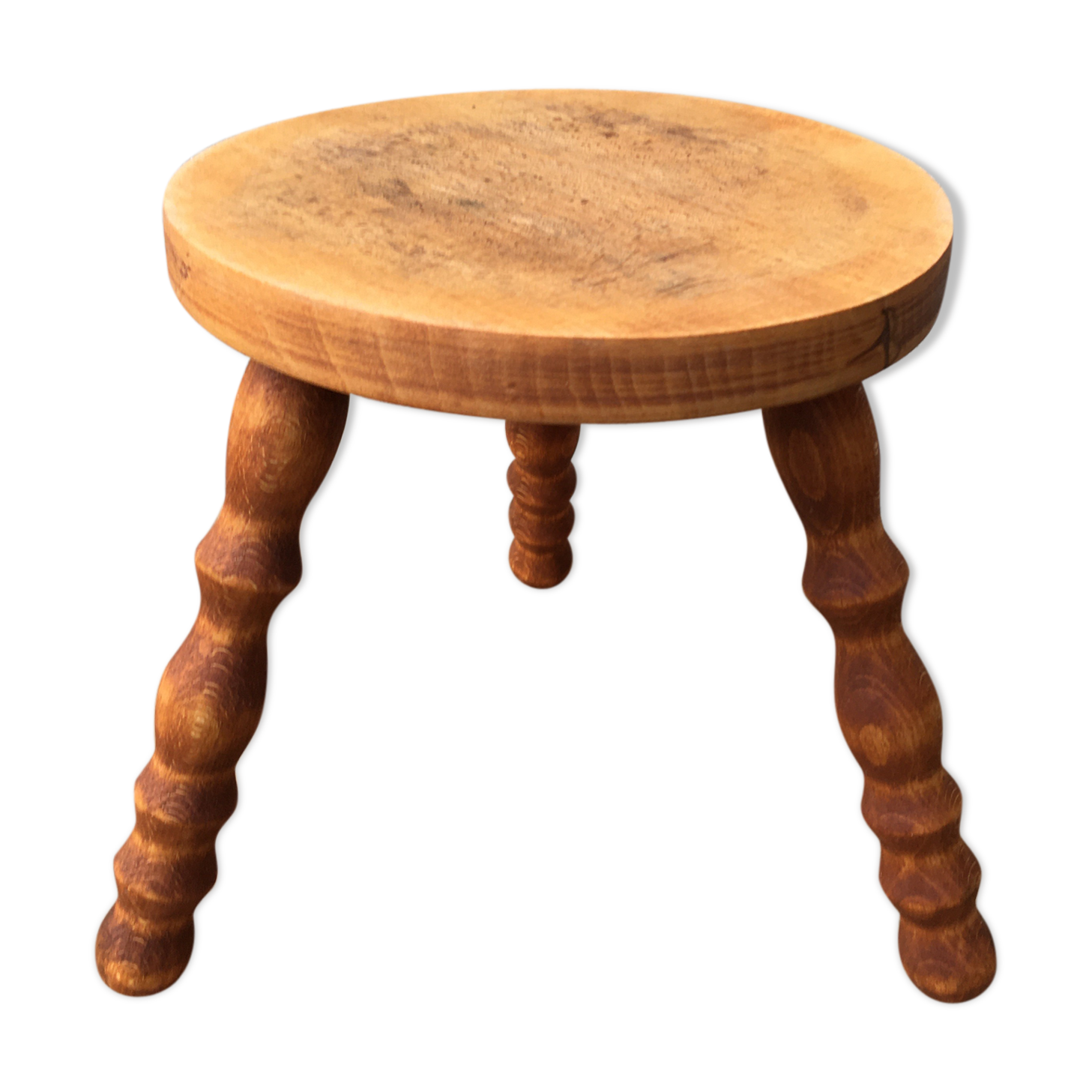 Tabouret de ferme tripode en bois tourné