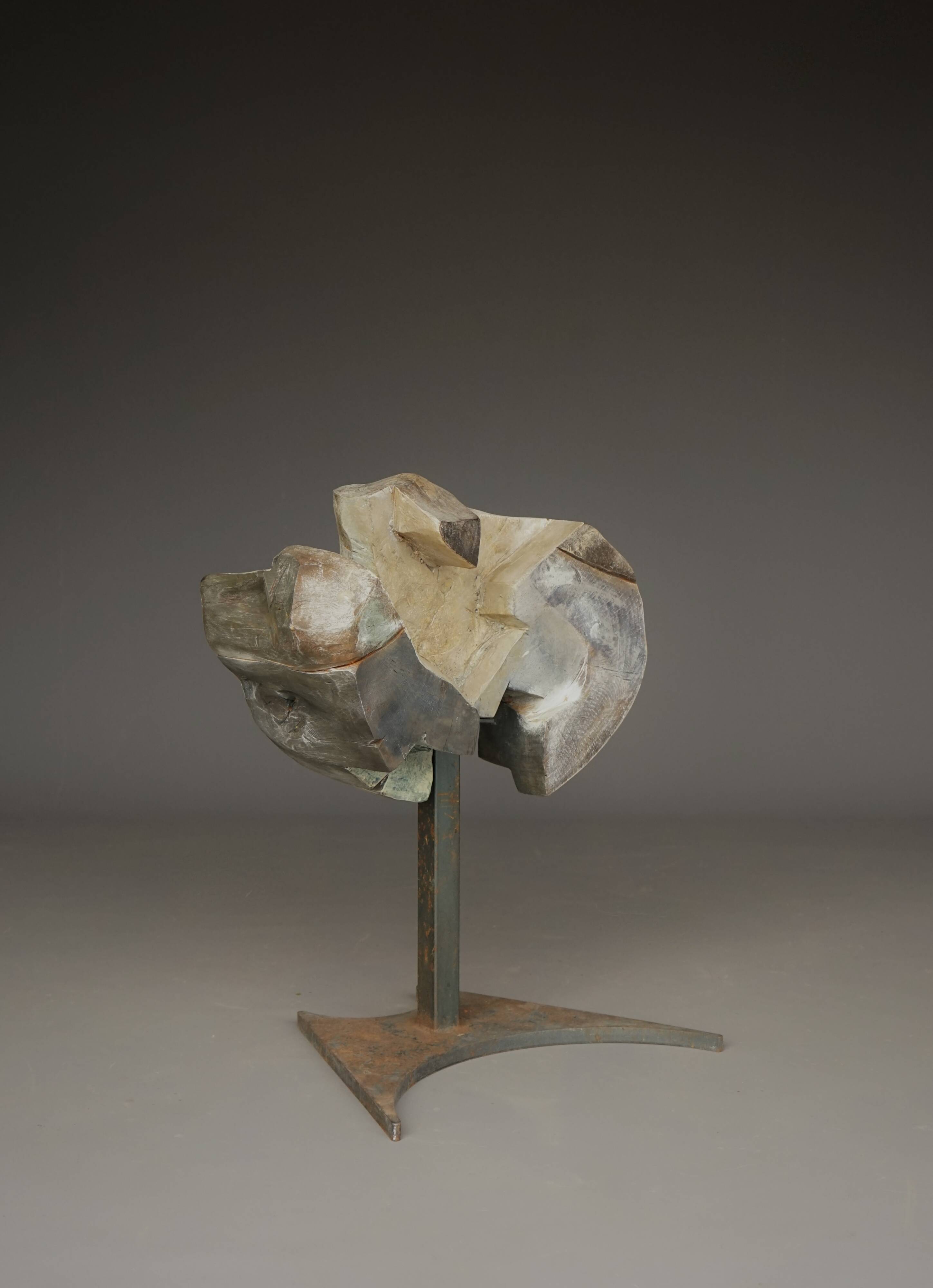 Sculpture abstraite brutaliste en bois et métal sculptés, années 1970