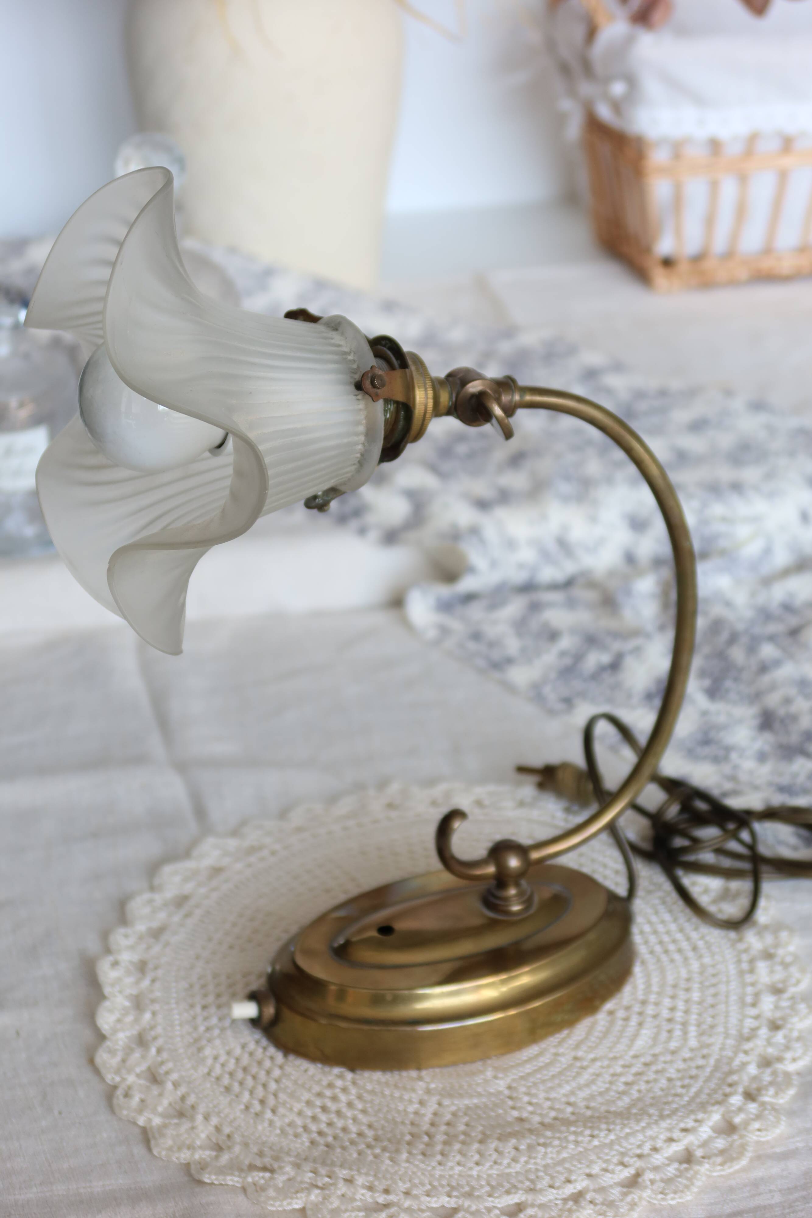 Lampe vintage en métal doré - Abat-jour tulipe