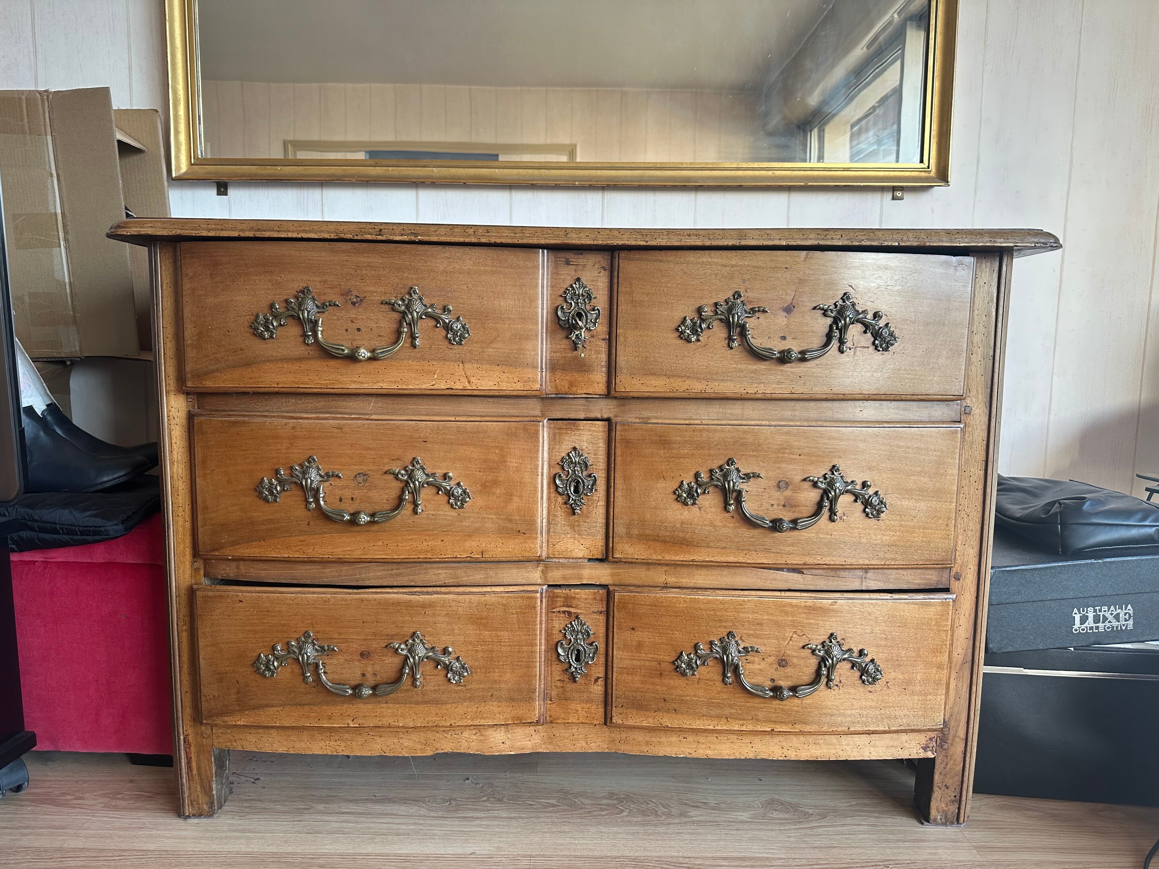 Commode ancienne