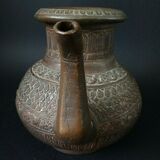 Ancien pichet à eau Moghol en bronze indien oriental Inde XIX