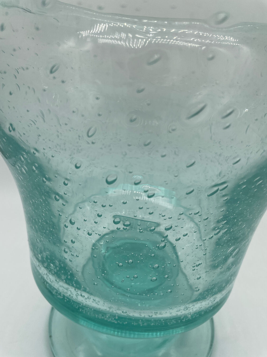 Punch service, Medici sangria in blue bubbled glass