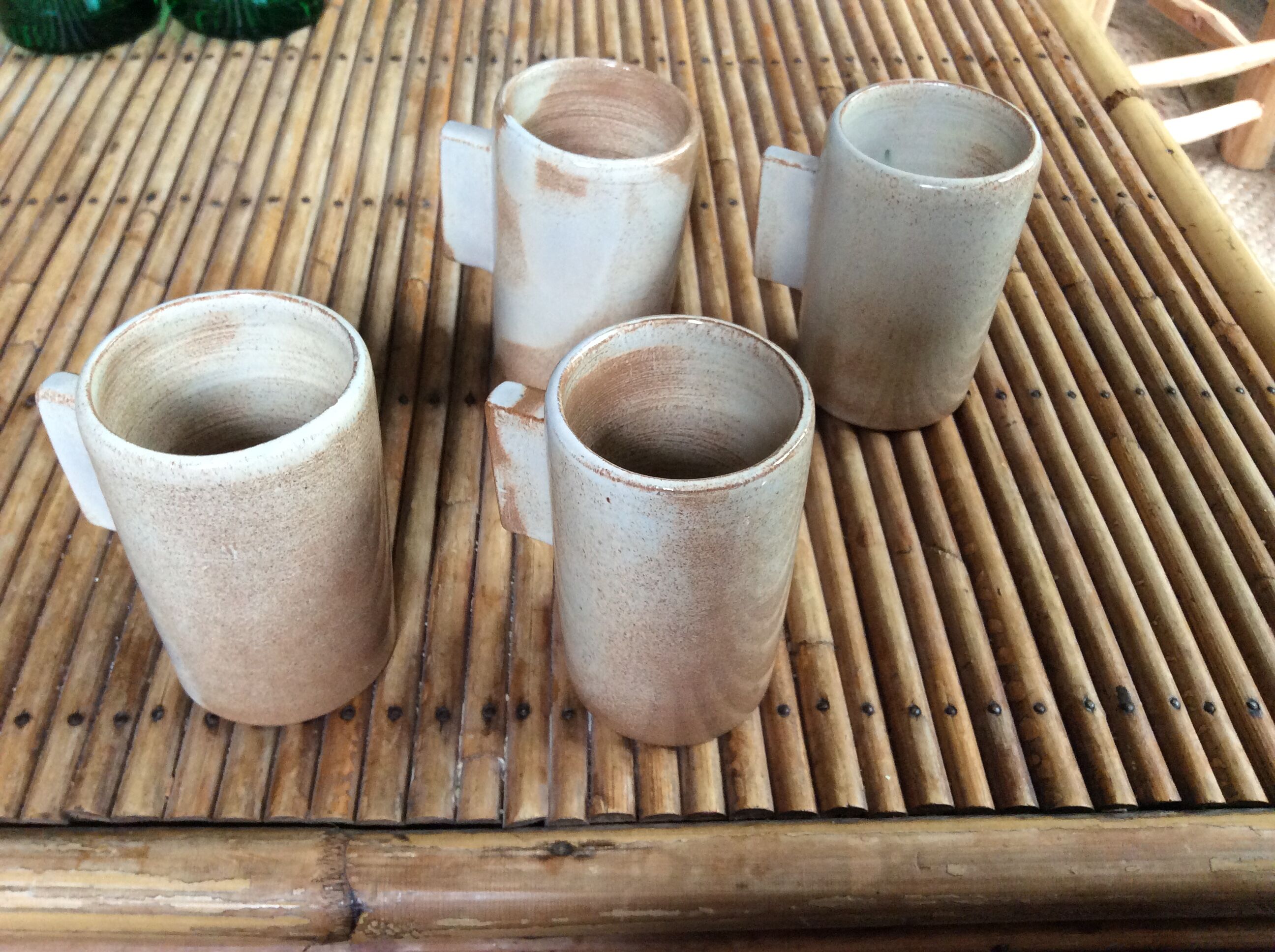 Série de 4 tasses en grès