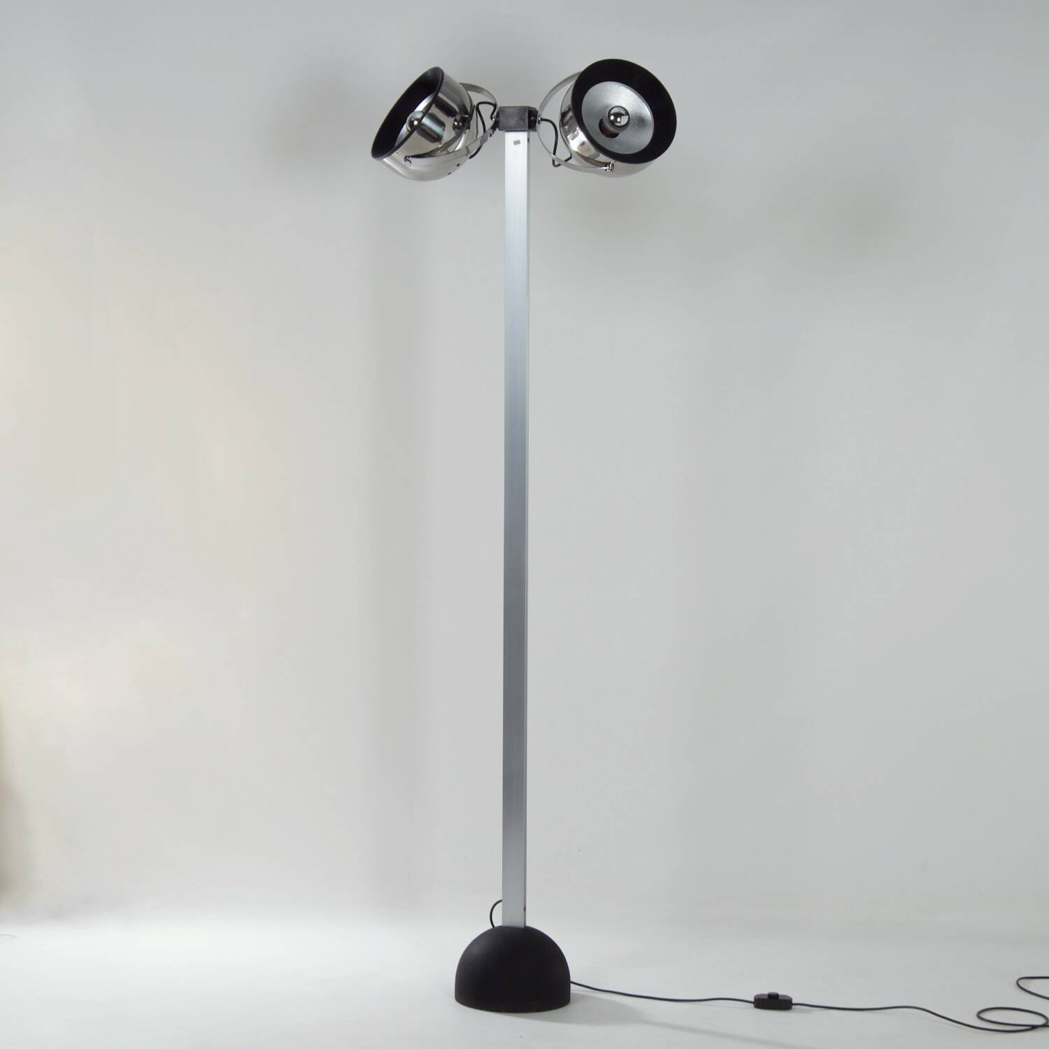 SISTEMA TREPIU FLOOR LAMP BY GAE AULENTI & LIVIO CASTIGLIONI FOR STILNOVO ITALY, 1970S – BRANDED