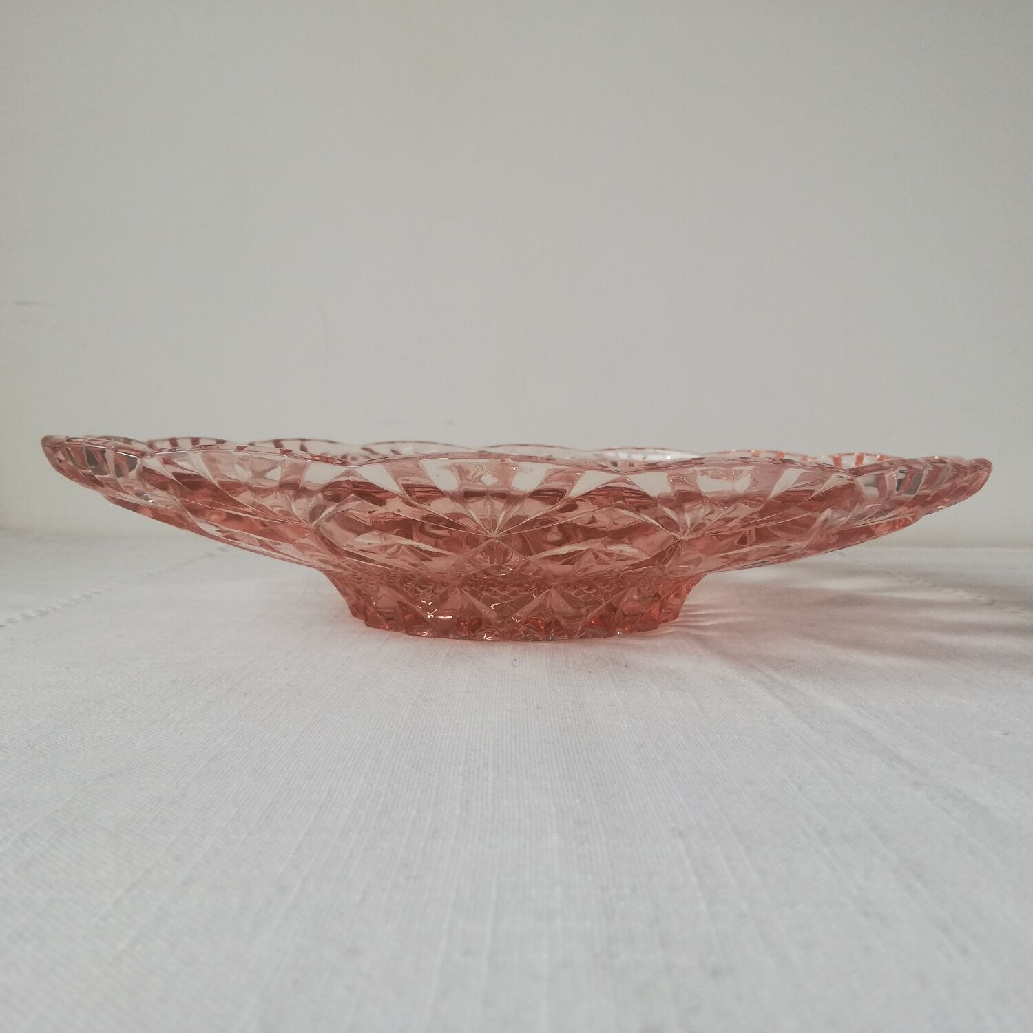 Dish in chiseled glass